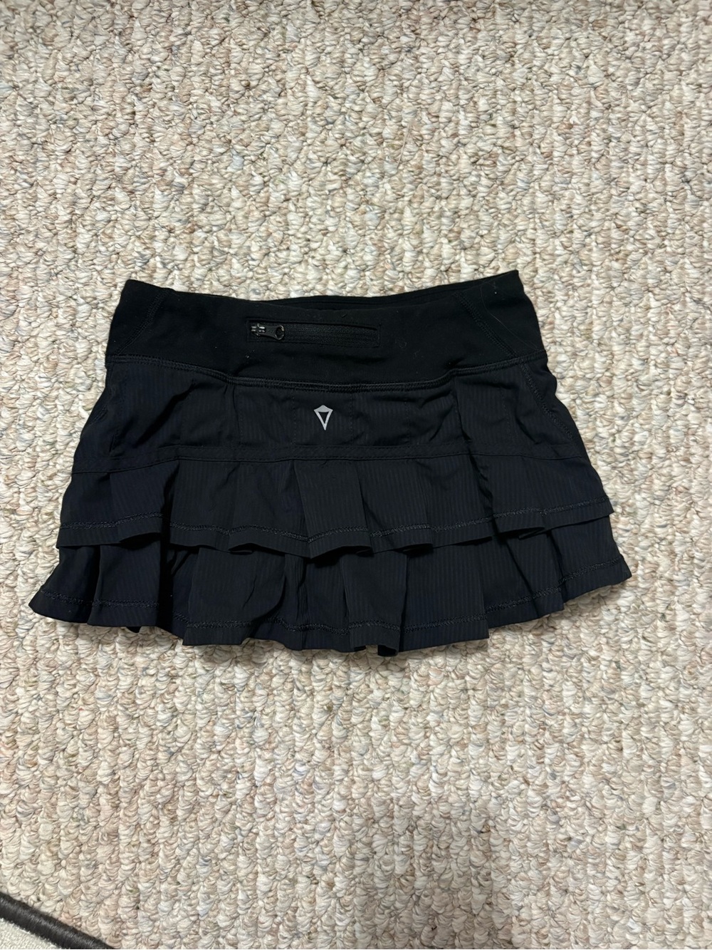 VGUC Ivivva skort size 6 black